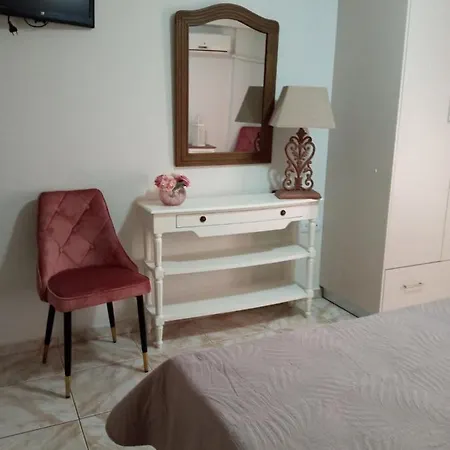 Bellarias House Апарт-отель
