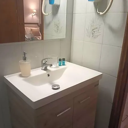 Bellarias House Апарт-отель