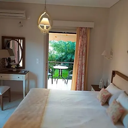 Bellarias House 3*