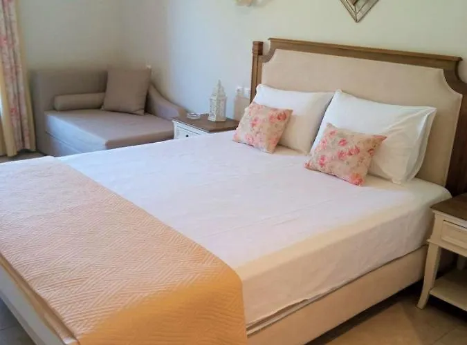 Bellarias House Apartmanhotel 3*